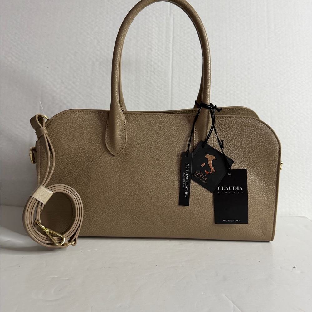 NWT Claudia Firenze 11295 Italian leather Satchel/ removable crossbody strap.